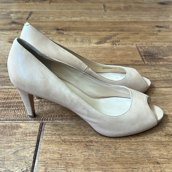 Cole Haan Nude Light Tan Peep Toe Pumps Heels Leather Size 9.5 - Picture 1 of 13